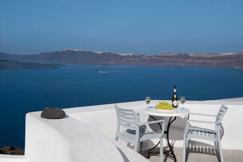 Apanemo Hotel & Suites