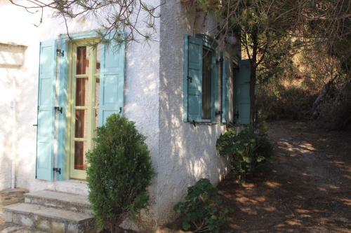 Villette Adonis Andros