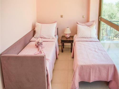 Four-bedroom Holiday Home In Diakopto