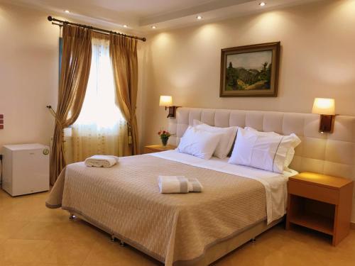 Hostal Amforeas Retreat Guesthouse