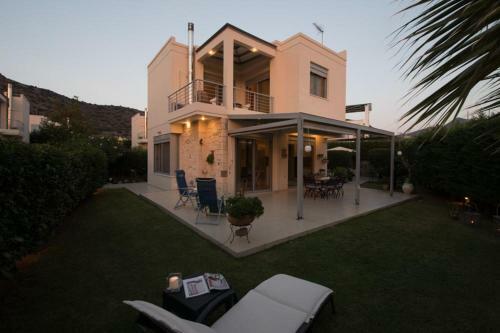 Villa Elegant New Maisonette Near The Sea
