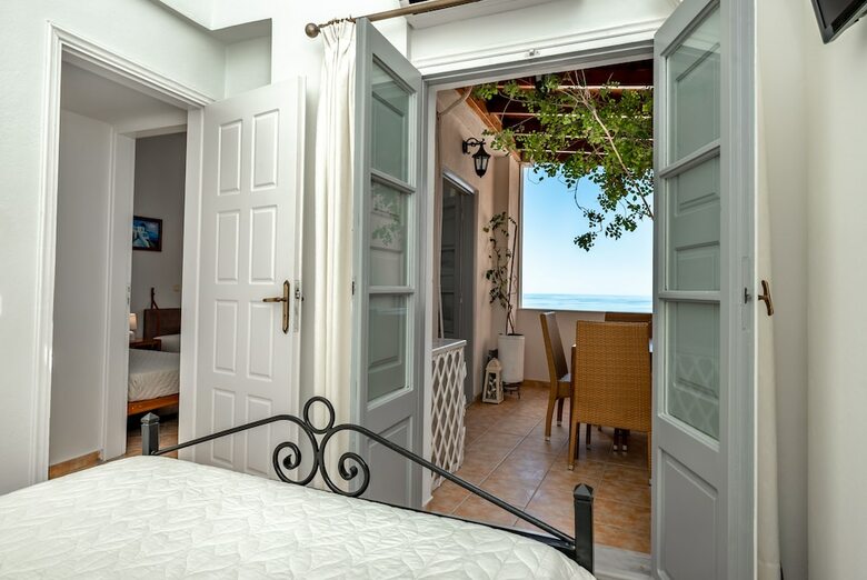 Villa By Hotel Thira