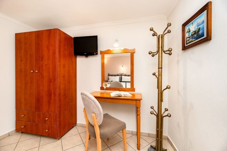 Villa By Hotel Thira