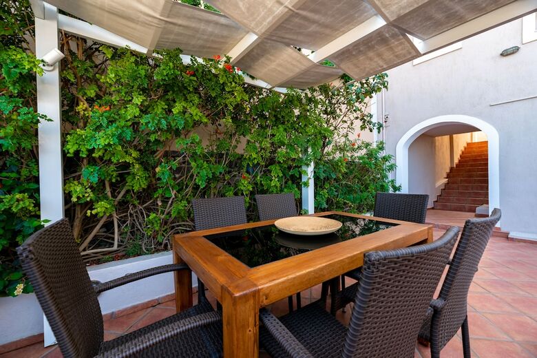 Villa By Hotel Thira
