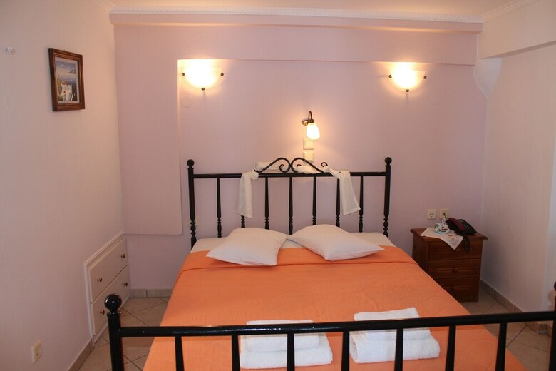 Villa By Hotel Thira