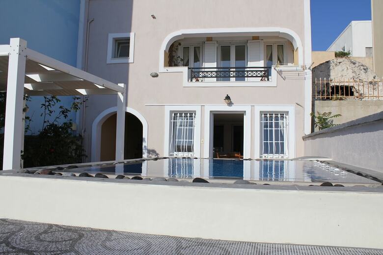 Villa By Hotel Thira