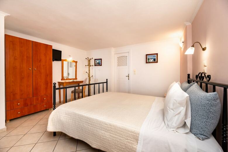 Villa By Hotel Thira