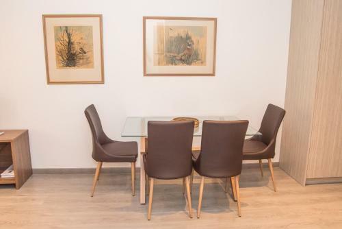 Central Apartment In Glyfada