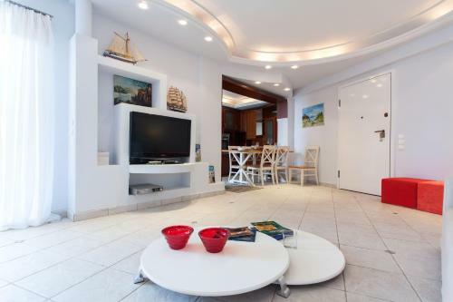 Stunning 1 Bdrm Apartment In Glyfada -sea View