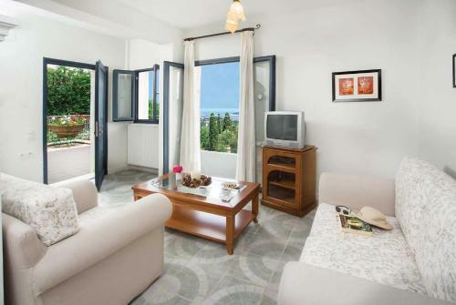Kyra Chrysikou Villa Sleeps 6 Pool Air Con Wifi