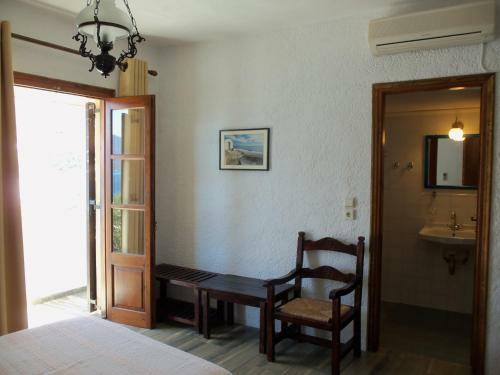 Alexandros Hotel