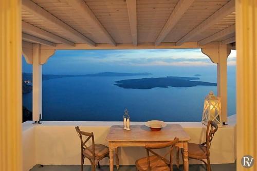 Imerovigli Villa Sleeps 6 Air Con Wifi