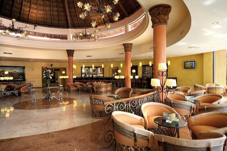 Hotel Barcelo Maya Colonial