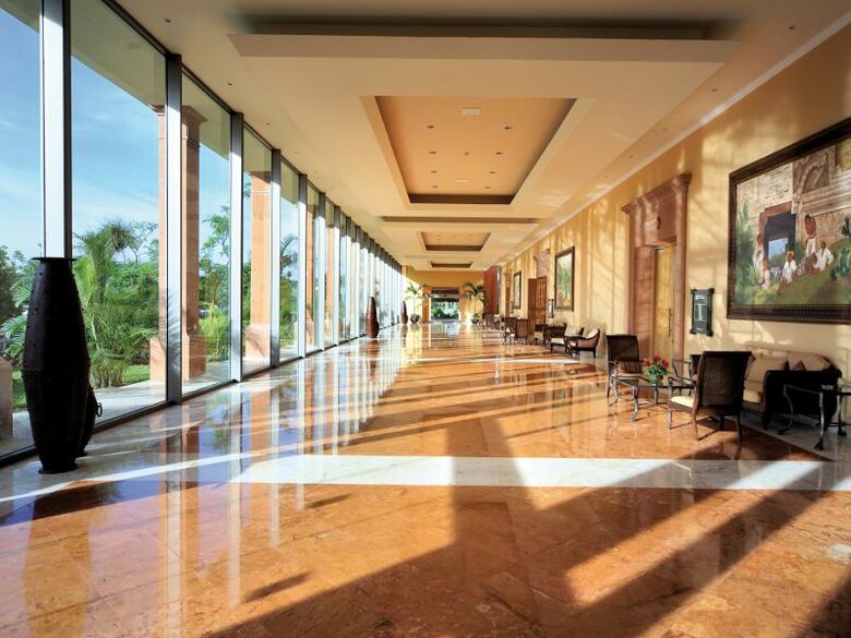 Hotel Barcelo Maya Colonial