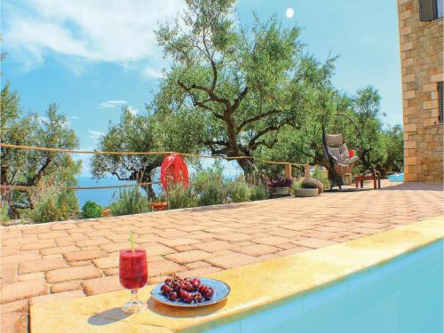 Four-bedroom Holiday Home In Kardamyli
