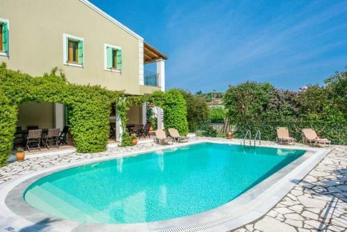 Kassiopi Villa Sleeps 10 Pool Air Con Wifi