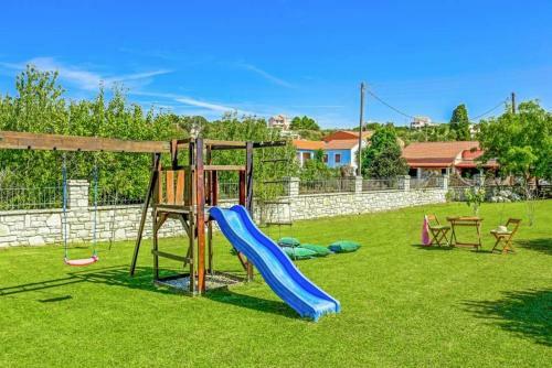 Kassiopi Villa Sleeps 10 Pool Air Con Wifi
