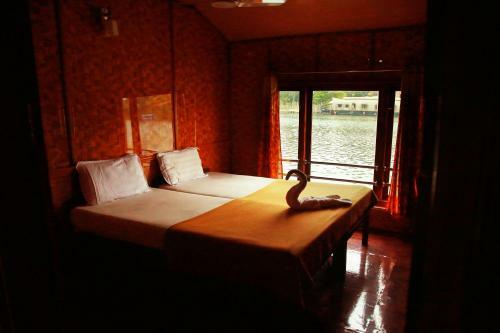 Angel House Boat