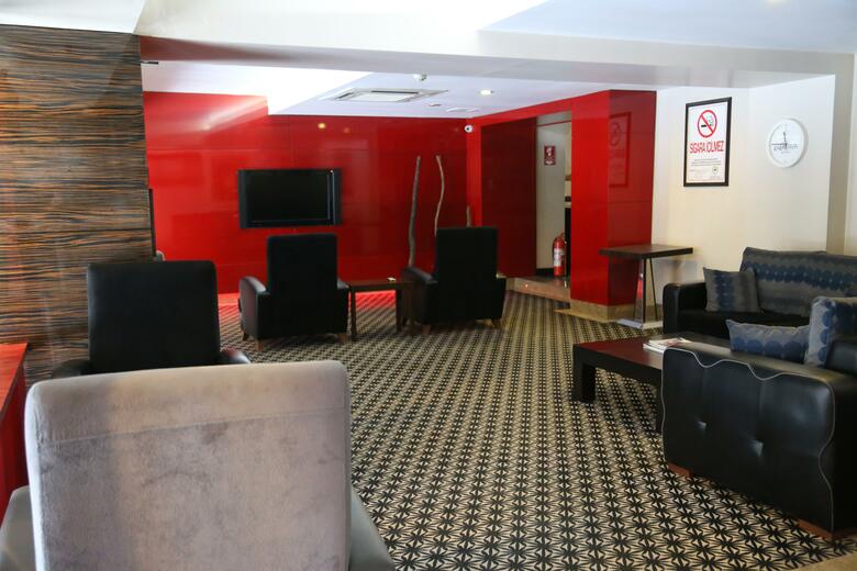 Hotel Black Cloud