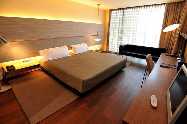 B-hotel