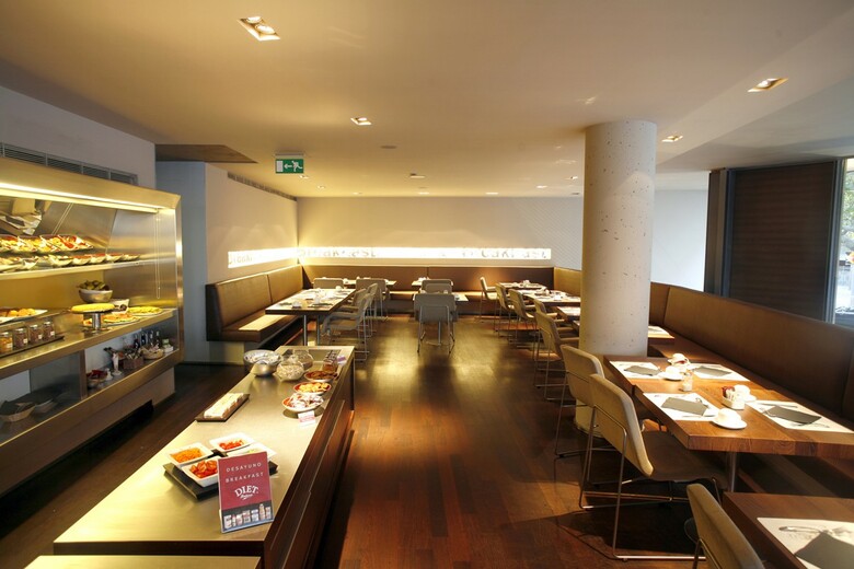 B-hotel