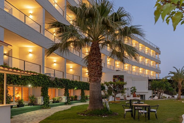 Hotel Ramada Resort By Wyndham Puerto de Mazarron