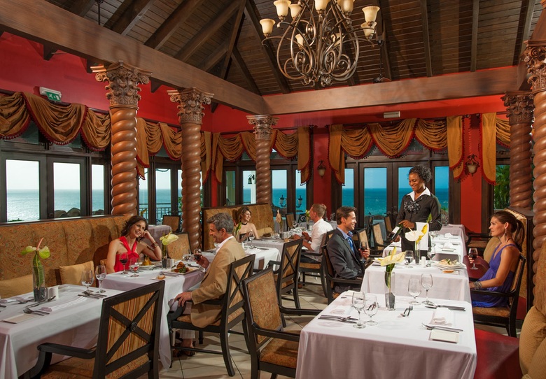 Hotel Sandals Regency La Toc