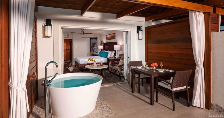 Hotel Sandals Regency La Toc