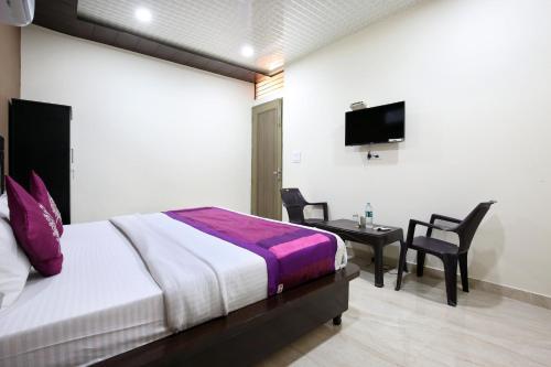 Hotel Oyo 9254 The Platinum
