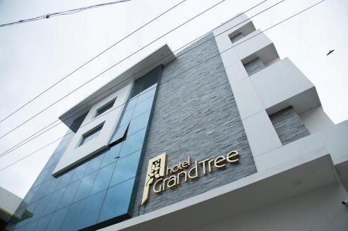 Hotel Grand Tree