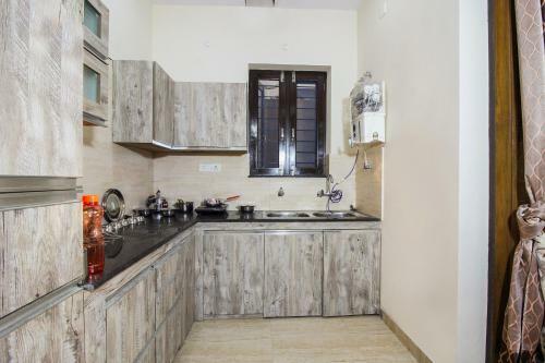Apartamentos Elegant 2bhk Abode Near Sahastradhara Road