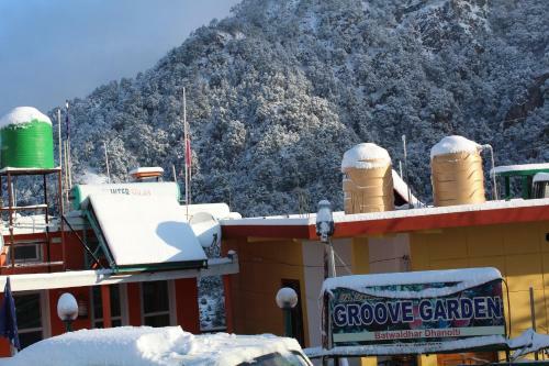Hostal The Dhanolti Groove Garden