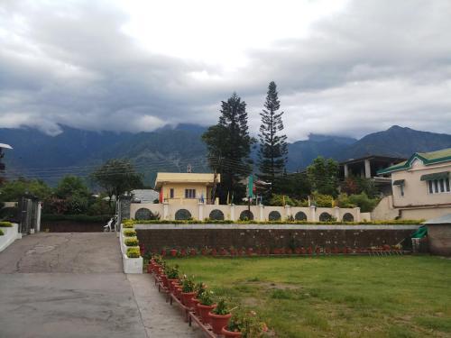 Hotel Dharamshala Paradise