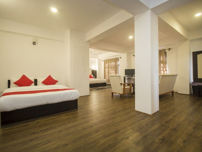 Hotel Oyo 16637 Tiara Regency