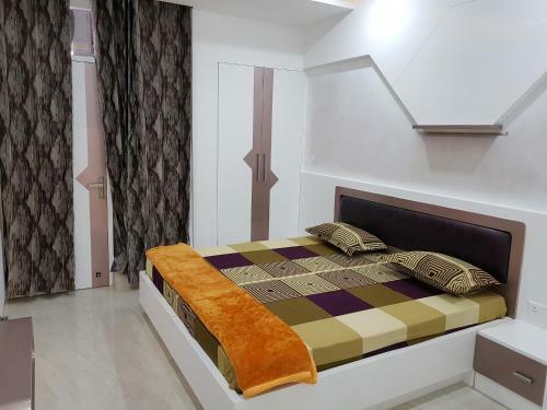 Entire World Class Apartment Near Metro Station