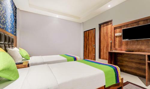Oyo 9814 Hotel Parnil Palace 2