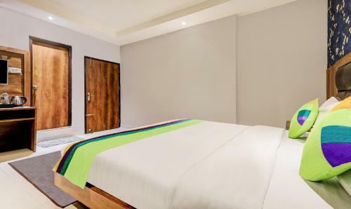 Oyo 9814 Hotel Parnil Palace 2