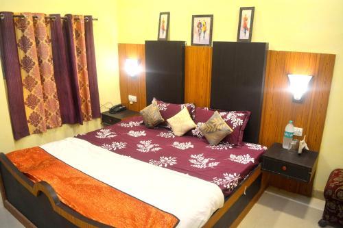 Bed & Breakfast Hotel Dhingra Residency