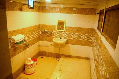 Bed & Breakfast Hotel Dhingra Residency