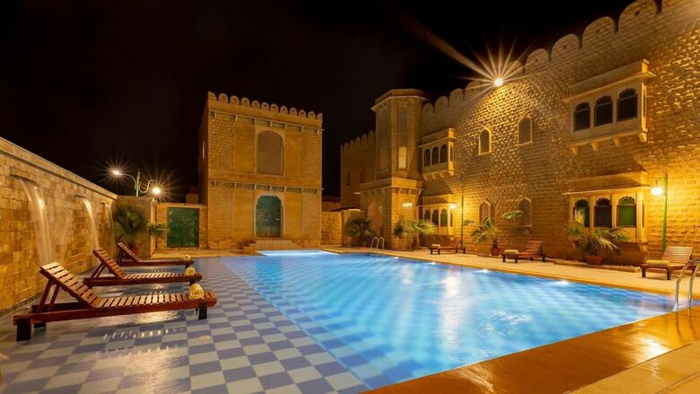 Hotel Sairafort Sarovar Portico