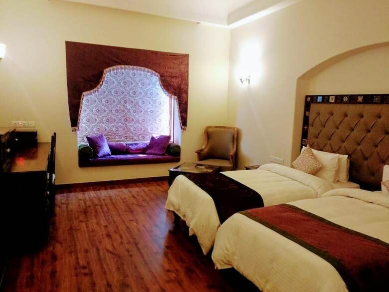 Hotel Sairafort Sarovar Portico