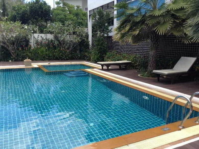 Dee Andaman Hotel Pool Bar