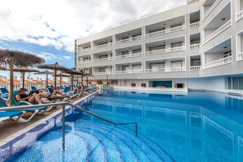 Hotel Blue Sea Lagos de Cesar