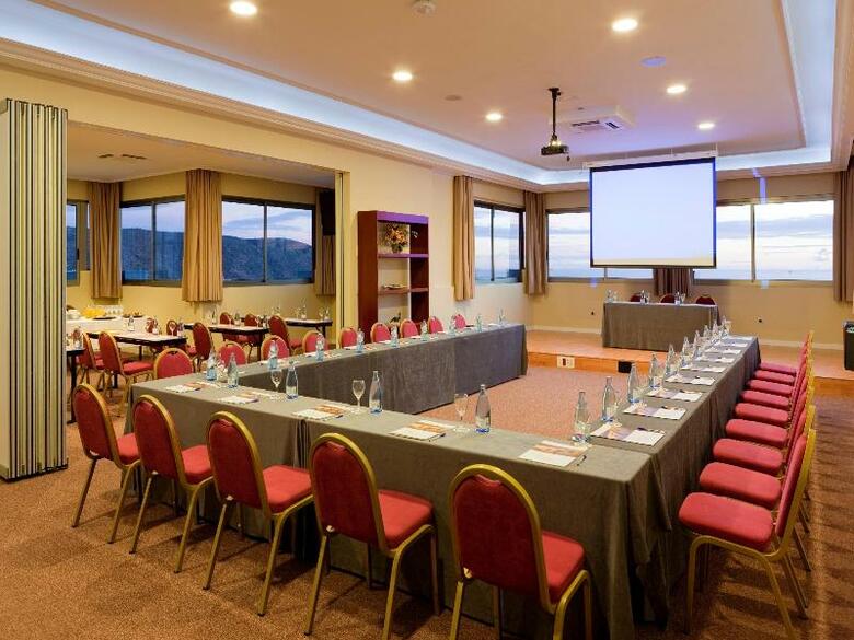 Paradise Park Fun Lifestyle Hotel