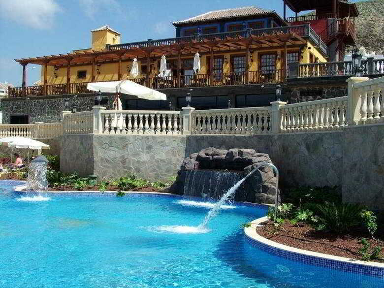 Paradise Park Fun Lifestyle Hotel