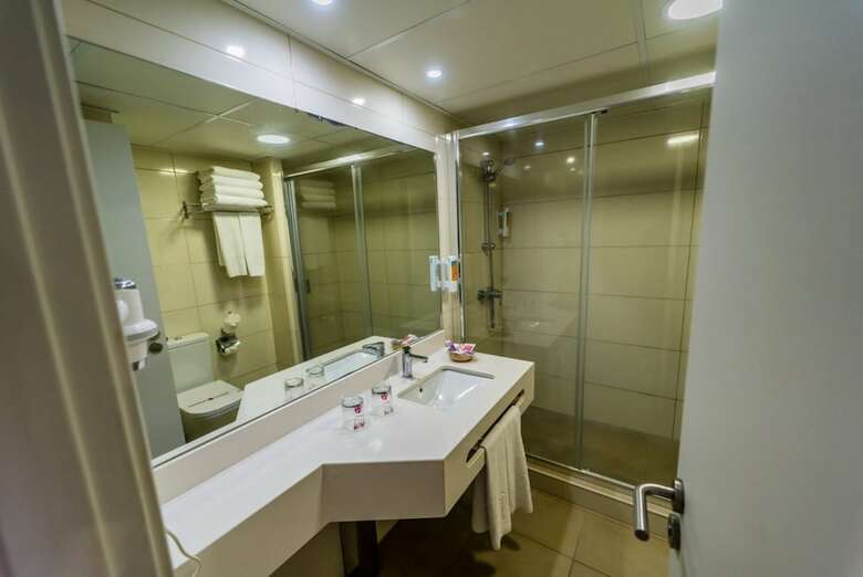 Paradise Park Fun Lifestyle Hotel