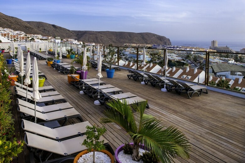 Paradise Park Fun Lifestyle Hotel