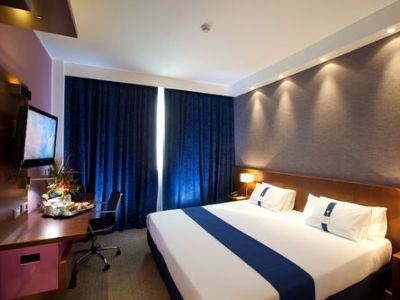 Hotel Express By Holiday Inn