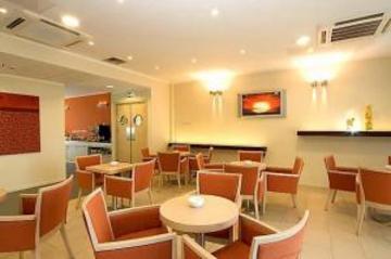 Hotel Express By Holiday Inn