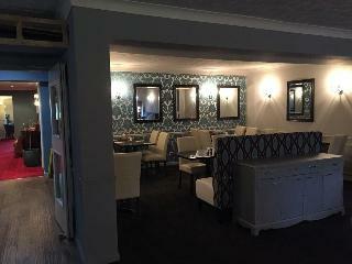 Hotel South Lawn